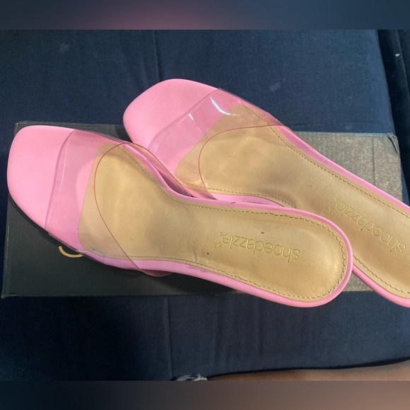 Cute pink low heels - Picture 2 of 3